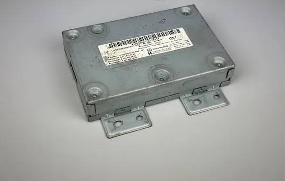 Mercedes-Benz C W204 Head unit multimedia control A2049000300 A1718270345 A2049021000