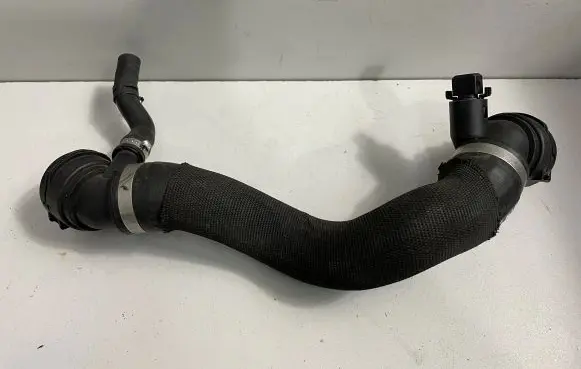 BMW 6 F12 F13 Engine coolant pipe/hose 7575427