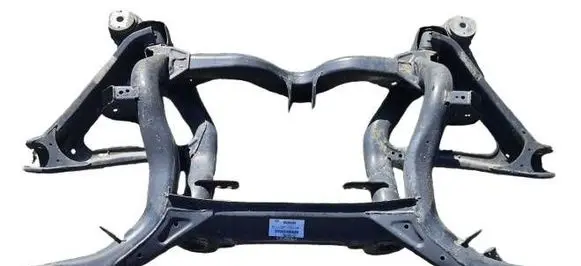 Volkswagen Touareg II Rear subframe 7p0500041