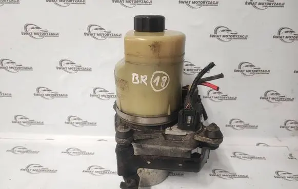 Ford Focus Power steering pump 4M513K514BF 104-0085-011-094F