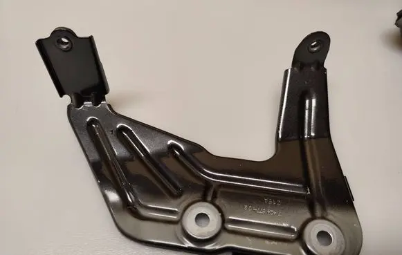 BMW X3 G01 Fender mounting bracket 7424677 41357475803 7475803