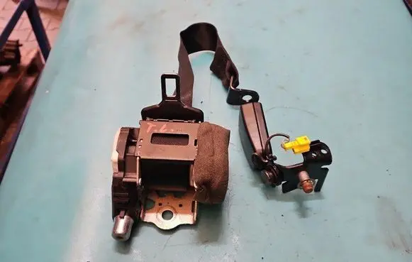 Mercedes-Benz CLS C218 X218 Rear seatbelt 34180365 IMPRK1255714