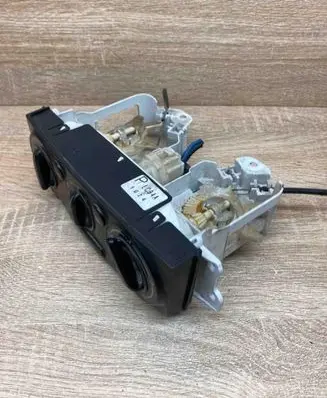 Mazda Premacy Climate control unit LC94A 1G24