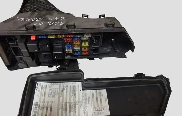 Volvo S60 Fuse box set 9494210