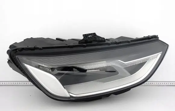 Audi A4 S4 B9 8W Headlight/headlamp 8W0941012