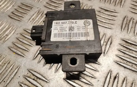 Audi A3 S3 8P Alarm control unit/module 1K0907719C