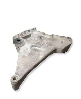 Volkswagen Touran I Engine mounting bracket 03G199207F