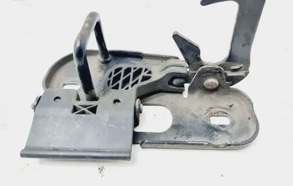 Volkswagen PASSAT B6 Engine bonnet/hood lock/latch loop/hook 3C0823480