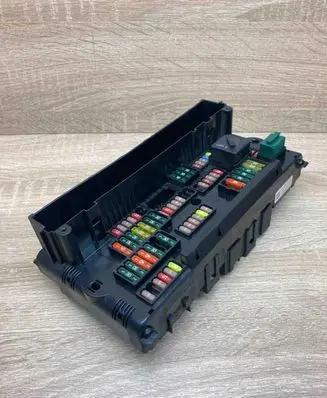 BMW 5 F10 F11 Fuse module 9234421 17033442