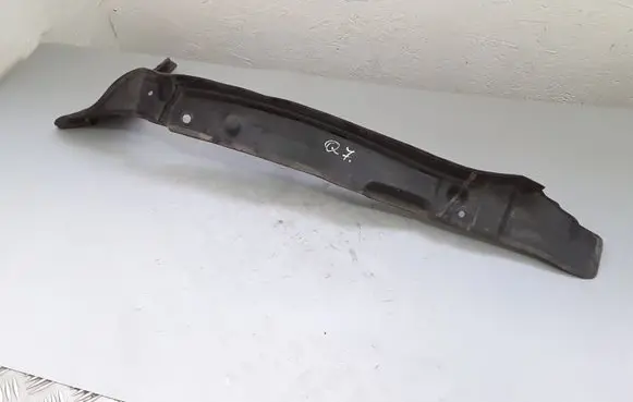 Audi Q7 4L Fender end trim 4L0821112