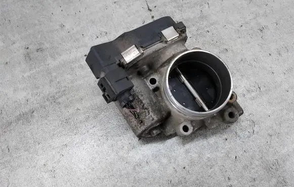 Skoda Octavia Mk2 (1Z) Throttle body valve 06F133062B