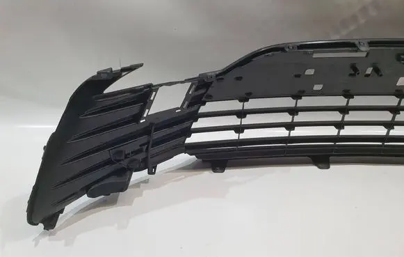 Toyota Camry VIII XV70 Front bumper upper radiator grill 5311233640 5311233690 5311233A00