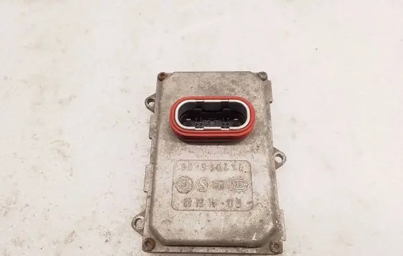 Mercedes-Benz E W211 Headlight ballast module Xenon A0028206026 5DF00870400