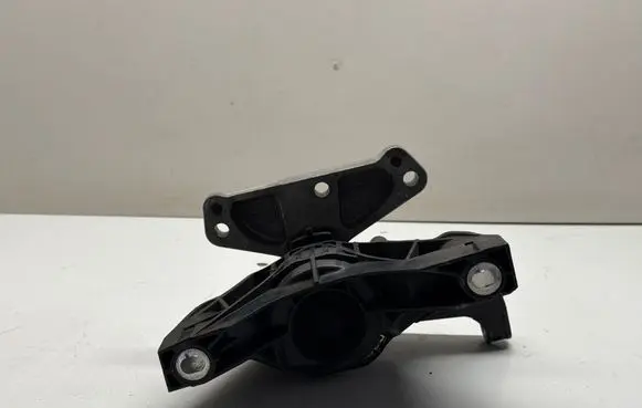 Peugeot 5008 II Engine mount bracket 9820297580