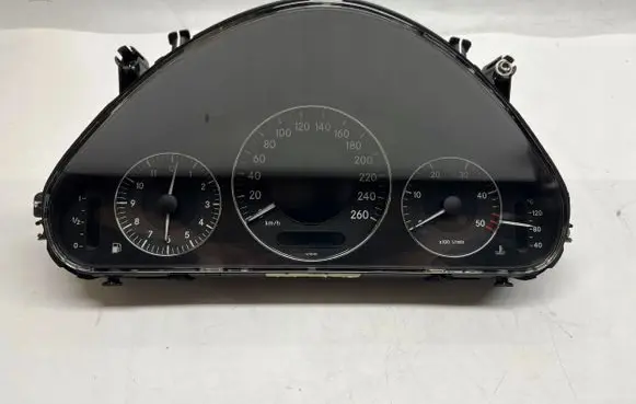 Porsche Cayenne (9PA) Speedometer (instrument cluster) A2115400447