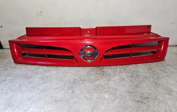Nissan Primastar Front bumper upper radiator grill 8200137047