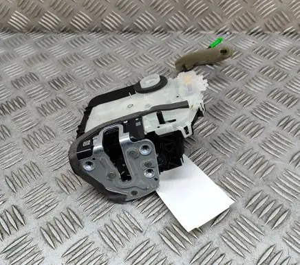 Lexus RX 450H Rear door lock 6905048070