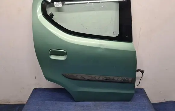 Suzuki Alto Rear door