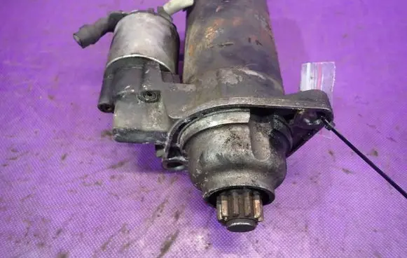Volkswagen Golf IV Starter motor 0001125012