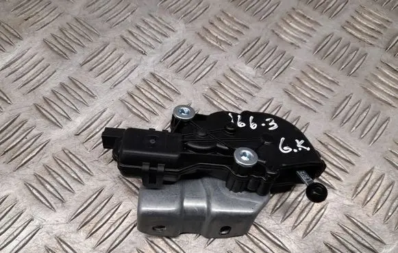 Mercedes-Benz GL X166 Vent window/glass motor A1666700004