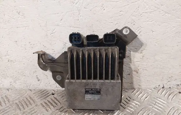 Toyota Avensis T250 Fuel injection control unit/module 1310001371 8987120070