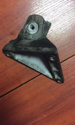 BMW 5 E60 E61 Engine mounting bracket 6761149