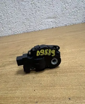 BMW X5 E70 Intake manifold valve actuator/motor 15939900 D9589