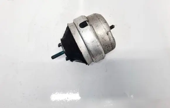 Audi A4 S4 B5 8D Engine mount bracket 8D0199382P