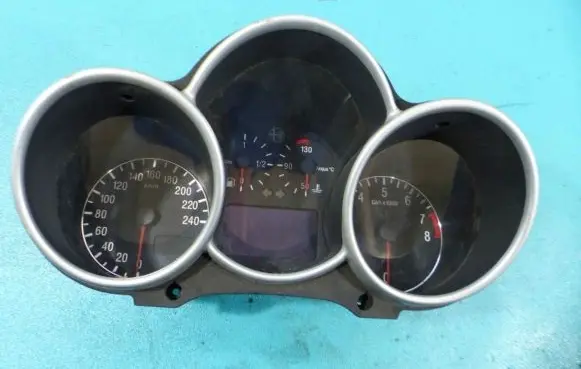 Alfa Romeo 147 Speedometer (instrument cluster) 735292040 IMPRK900397