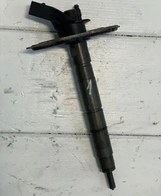Audi A6 S6 C6 4F Fuel injector