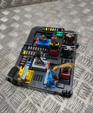 Opel Grandland X Fuse box set 0762242809 28756172 9846482980