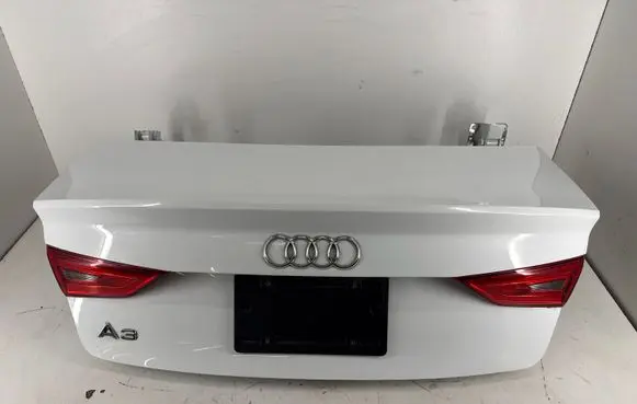 Audi A3 S3 8V Tailgate/trunk/boot lid 8V5827337