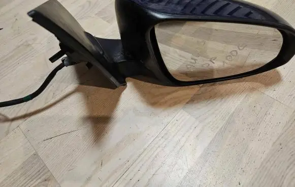 Toyota Auris E180 Front door electric wing mirror 026983
