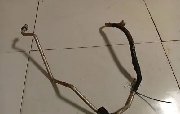 Peugeot 207 Air conditioning (A/C) pipe/hose 
