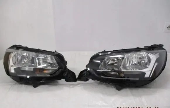 Peugeot 208 Headlight/headlamp 9823193880