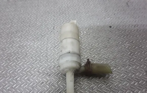 Mercedes-Benz E W210 Headlight washer pump 