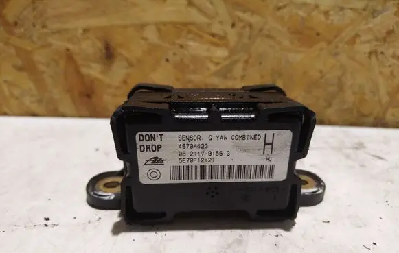Mitsubishi Outlander ESP acceleration yaw rate sensor 4670A423 06211701563