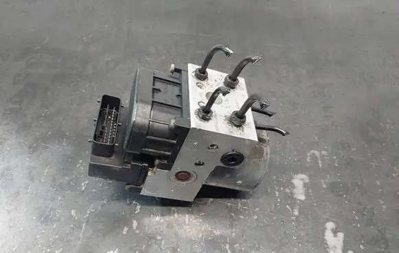 Volkswagen PASSAT B5 ABS Pump 8E0614111AB 0265216559 0273004281