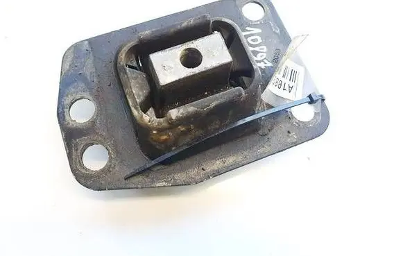 Saab 9-5 Engine mount bracket 