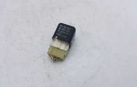 Toyota 4 Runner N120 N130 Fuel pump relay 2838044030