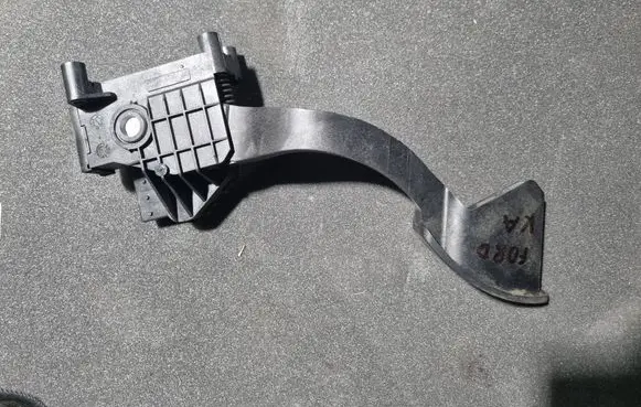 Ford Ka Accelerator throttle pedal 51893926
