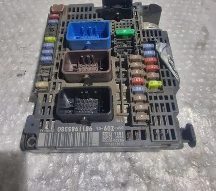 Peugeot 508 BSM Control unit 9811985380 32722412 BSM70901