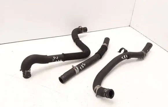 Toyota Avensis T270 Engine coolant pipe/hose