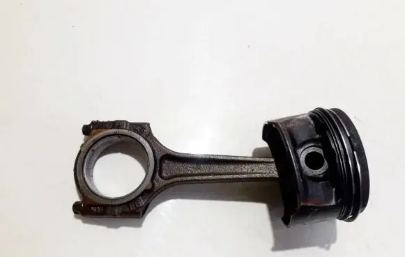 Opel Astra G Piston with connecting rod