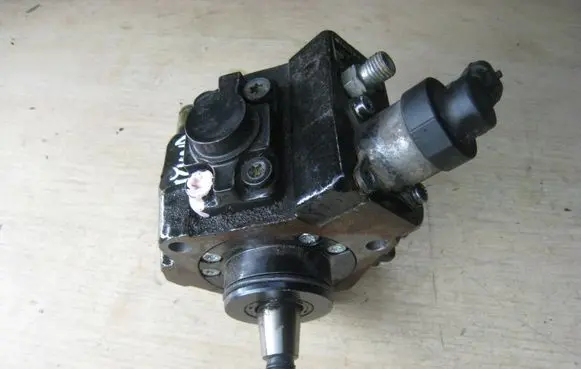 KIA Ceed Fuel injection high pressure pump 0445010124