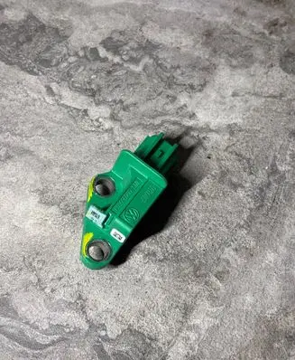 Skoda Octavia Mk2 (1Z) Airbag deployment crash/impact sensor 1K0909606D 5WK43273