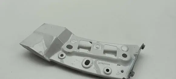 Volkswagen Crafter Fender mounting bracket 7C0821109