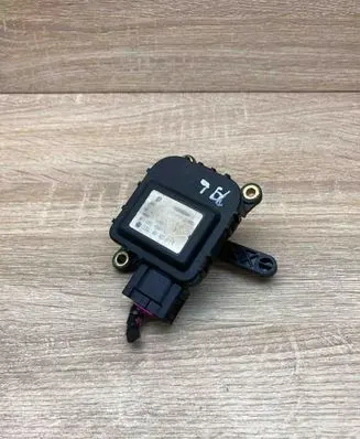 Audi A6 S6 C5 4B Air flap motor/actuator 4B1820511D