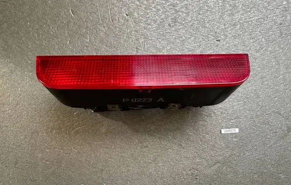 Mitsubishi Pajero Third/center stoplight MR490840