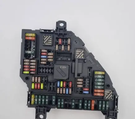 BMW 5 F10 F11 Fuse module 9210857 290410 00481604